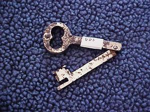 American cut steel folding key