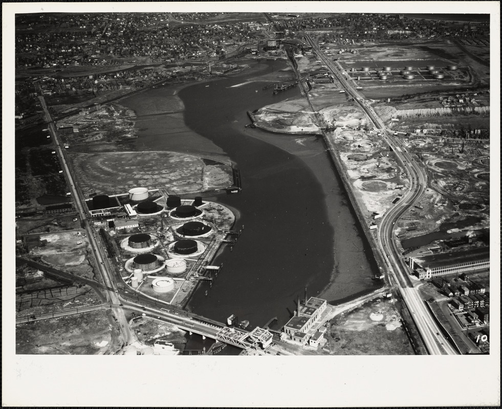 Shoreline, Chelsea Creek, East Boston, MA, Low Tide, Oil Storage