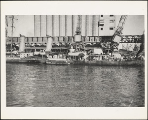 DD-455 USS HAMBLETON Shown at Casablanca shortly after being torpedoed
