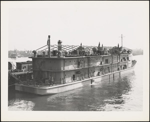 APL-11 Barracks Ship. Build by NYBos. Completed 10/09/1944