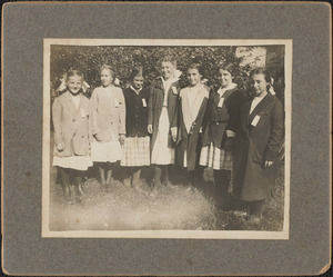 Seven young girls including Sarah Usher, Ruth Usher, Dorothy Howes, Mildred Burret, Olive Hallet, Ethel Darling, Ester Burret