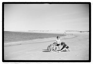 Nito Carolyn & Pablo sand dunes
