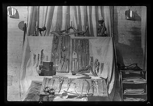 Display of tools and utensils