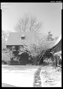 Retire Beckett House, snow