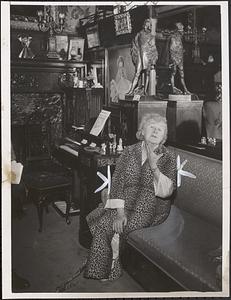 Mrs. Muriel MacLachlan