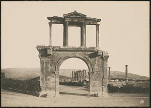Arc d'Adrien et Temple de Jupiter Olympien