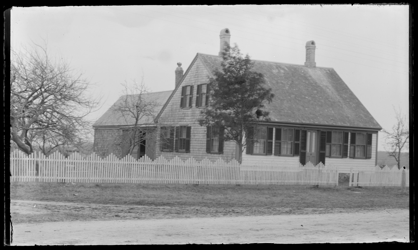 Capt. Donaldson house, now on the street just past the gas station, W.T ...