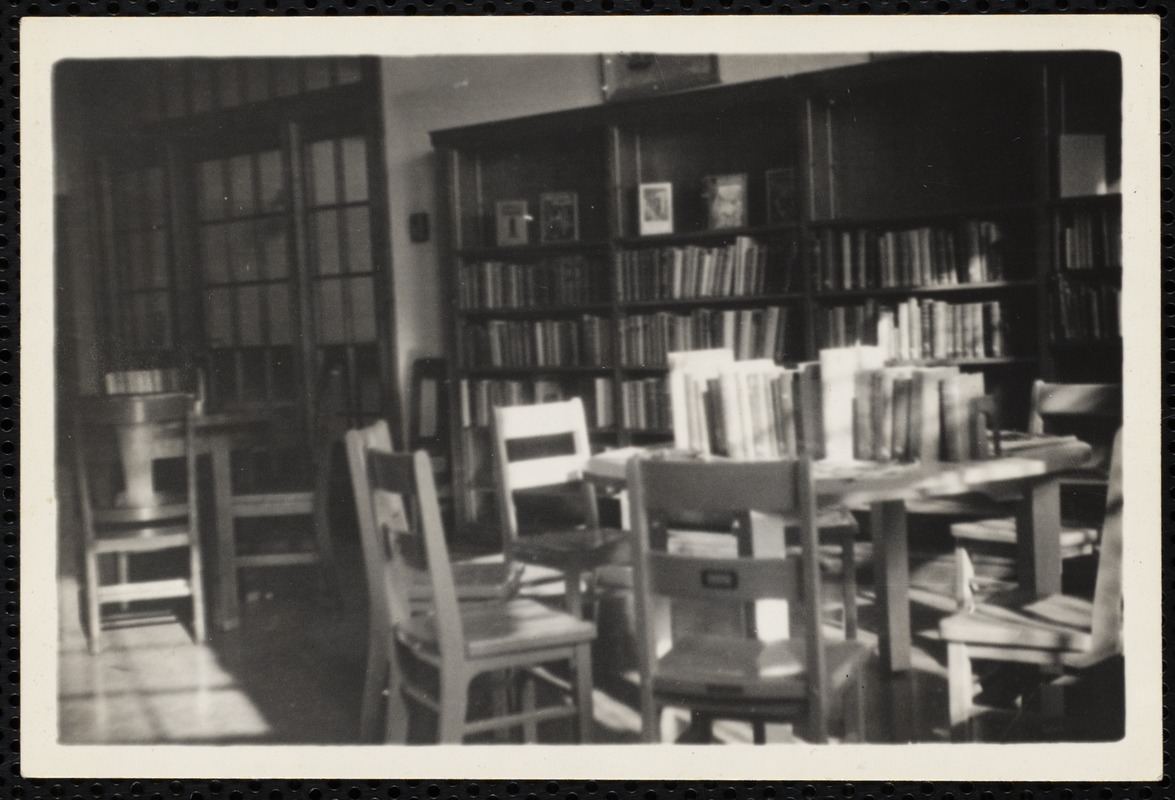 Interior of Oak Hill library