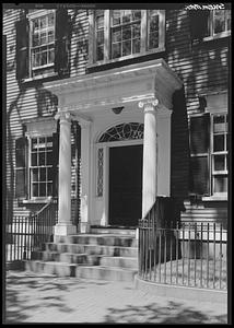 Doorway, Salem