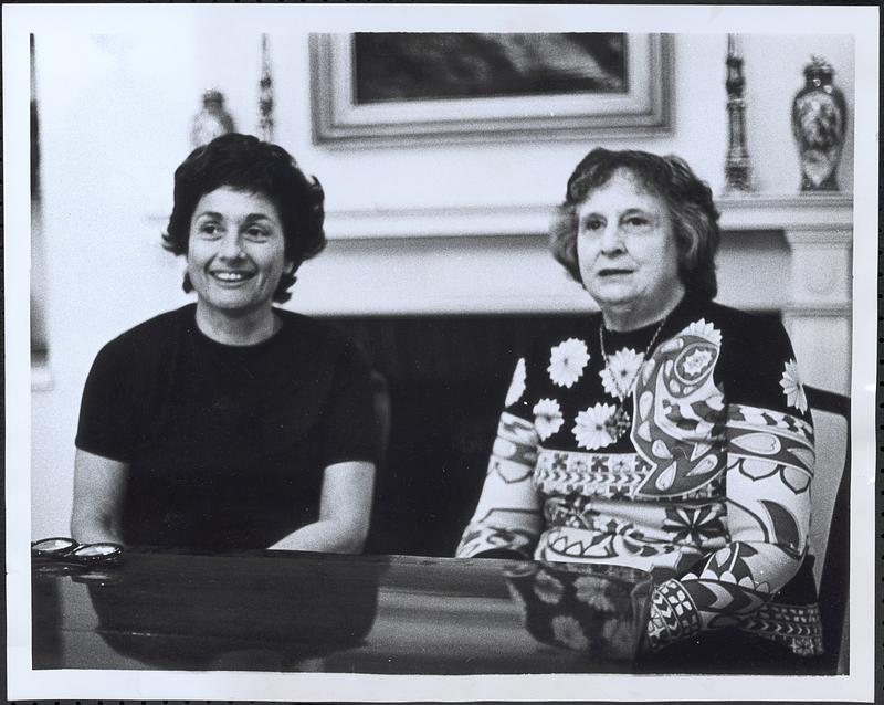 Elizabeth Hartl, Ruth Saris