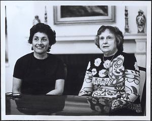 Elizabeth Hartl, Ruth Saris