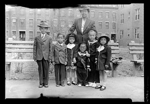 Miller, Mrs. Lottie & children Easter 1943