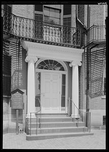 Beacon Street doorway, Boston