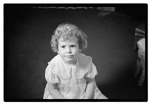 Collier Mrs. & 2 children