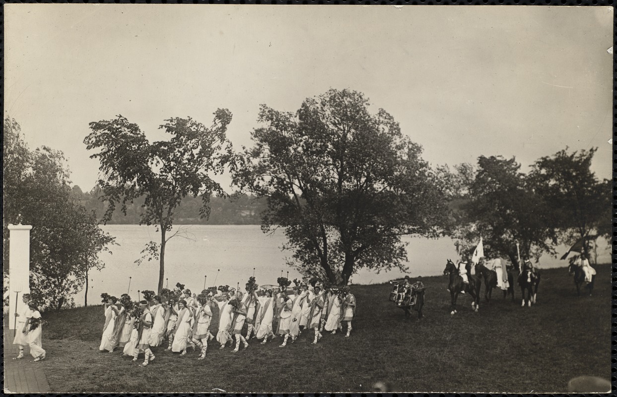 Arlington pageant to commemorate the dedication of the new town, the procession