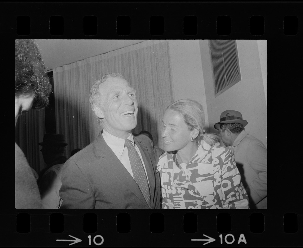 Mayor White and wife Kathryn arrive at Logan