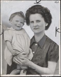 Mrs. Minnie T. Robbins, daughter Hazel