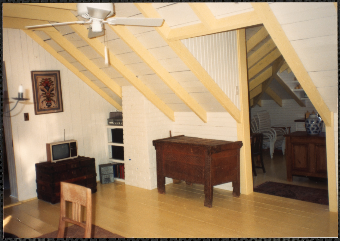 Interior view of 73 North Liberty Street