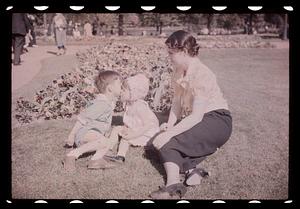 Maude Sanromá with two children