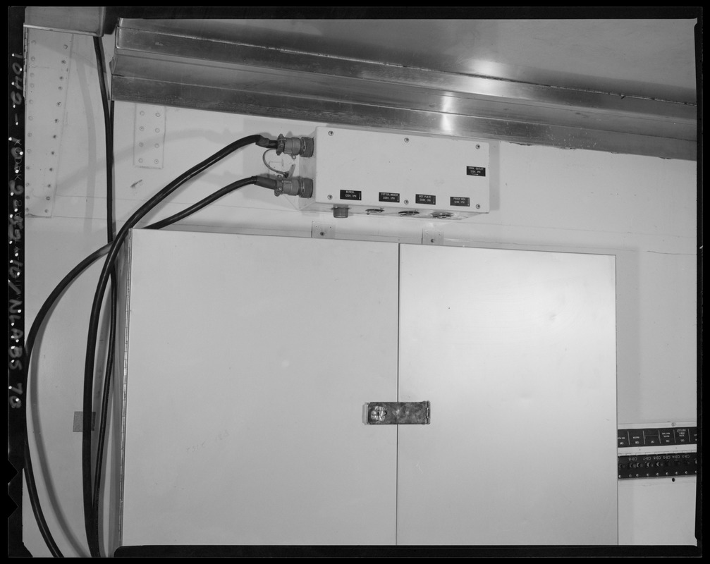 Bare base kitchen - Digital Commonwealth
