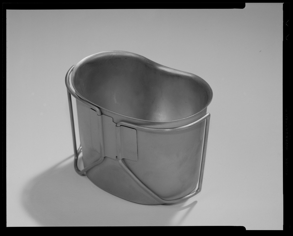 Cup, canteen w/folding handle, closed position