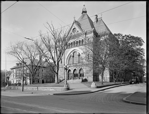 Brookline Town Hall and police station, Washington Street