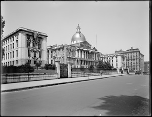 New State House, taken from Beacon Street