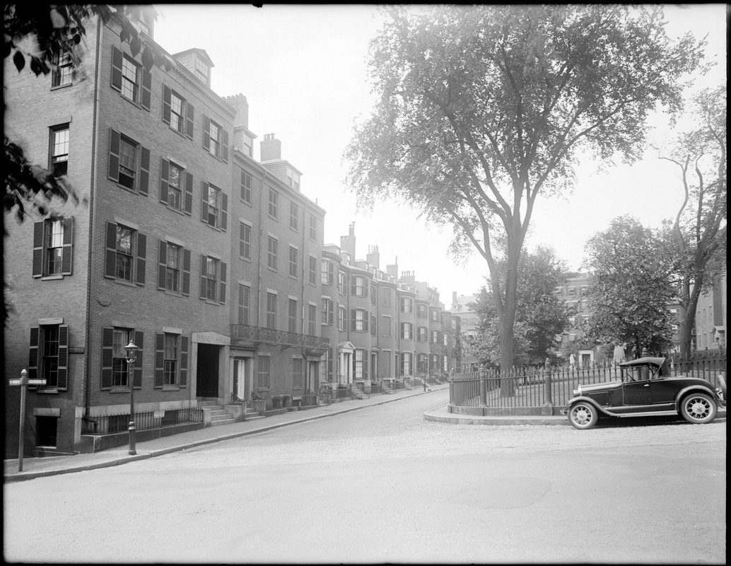 Louisburg Square, Beacon Hill