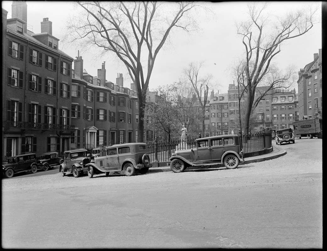 Louisburg Square, surrounded by Pinckney Street and Mt. Vernon Street