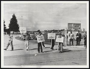 Chevrolet workers on strike Framingham