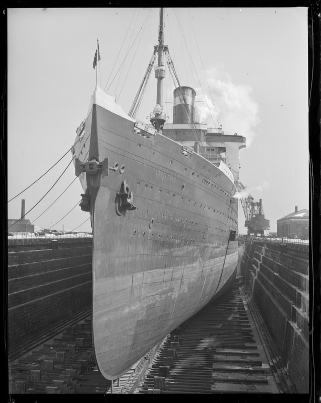 SS Leviathan goes into drydock