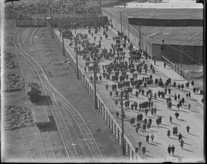 When main gate of South Boston drydock opened - big crowd flocked toward Leviathan
