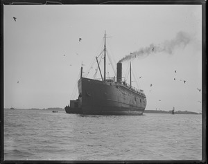 SS Atlanta runs aground on Castle Island