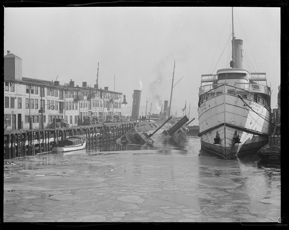 SS King Philip sinks at old T-wharf