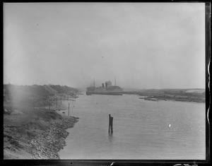 SS New York runs aground in Cape Cod Canal near Sagamore Bridge