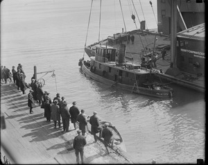 Tug sinks at old T-wharf