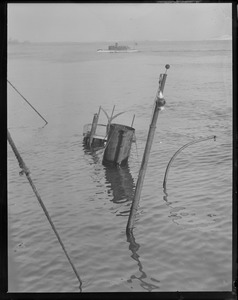 Tub sinks near old T-wharf