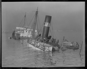 SS Peirce sinks in Boston Harbor