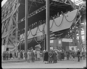 Largest US sub the V-4 launched in Portsmouth N.H. Navy Yard