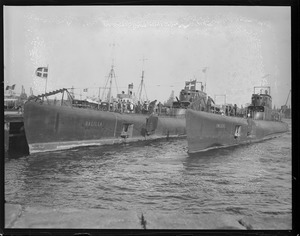 Italian subs Galilla (L) and O. Millelire (R) in Navy Yard