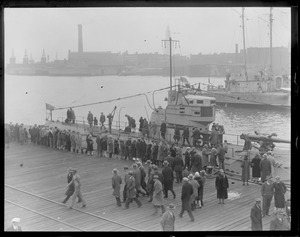 Crowd going aboard sub S-6, sister ship to ill-fated S-4 in Navy Yard