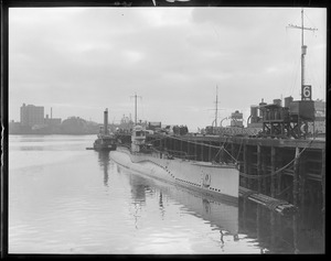 U.S. sub S-8 at Navy Yard