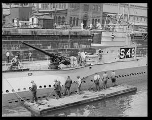 US sub S-48 going into drydock at Navy Yard