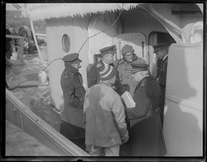 Sub S-4 disaster. Officers huddle to plan rescue of crew.