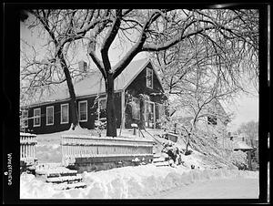 Marblehead, house exterior, snow