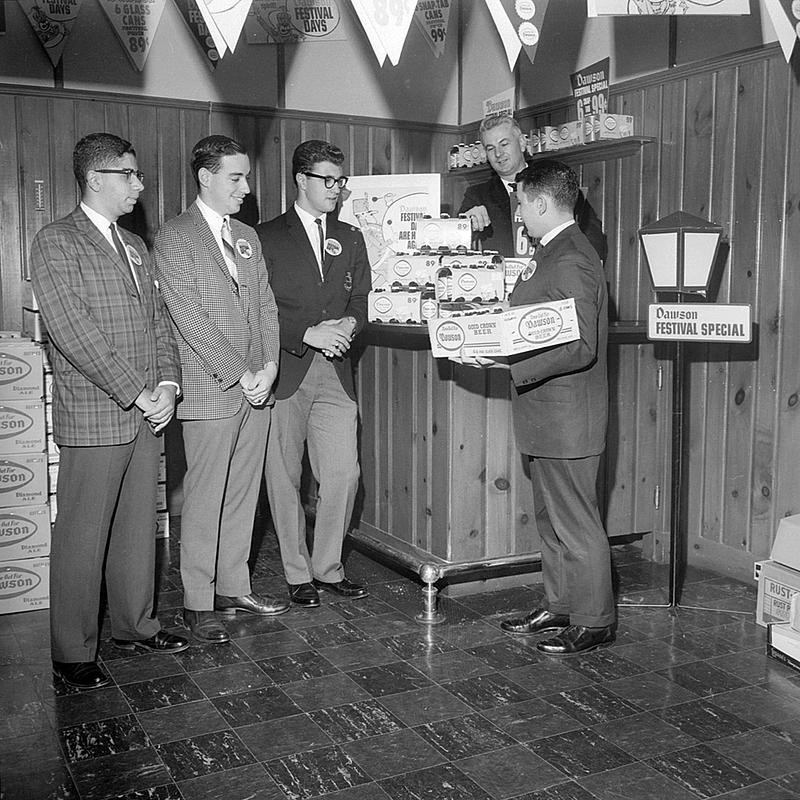 Southeastern Massachusetts Technological Institute students at Dawson Brewery, New Bedford