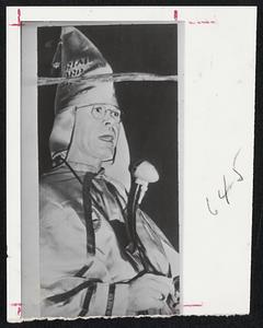 Imperial Wizard of the Knights of the Ku Klux Klan, Elden Lee Edwards, 51, has died of a heart attack in Atlanta.