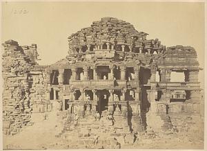 North façade of the large Sasbahu Temple, Gwalior