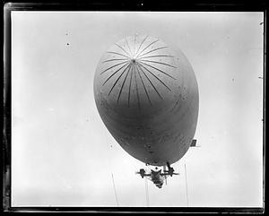 Army blimp TC-5 - in the air