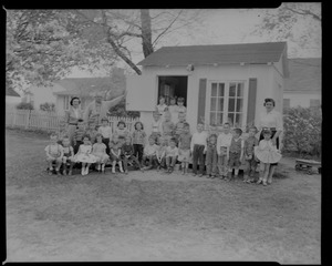 Mayflower garden. Verna, F. Leonard Warren. "Pauline" Mrs. Jas. J. McKay